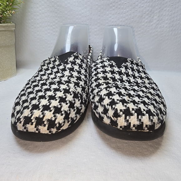 BOBS from Skechers Black and White Houndstooth Loafers - Picture 5 of 9